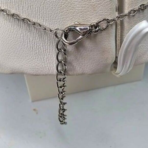 Glass Rhinestone Heart Silver Tone Pendant with Silver Tone Chain Necklace 18"L - Picture 4 of 5